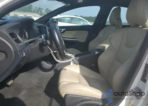 2015 Volvo S60 Premier+ из США, поврежденный, VIN YV140MFC4F1306934